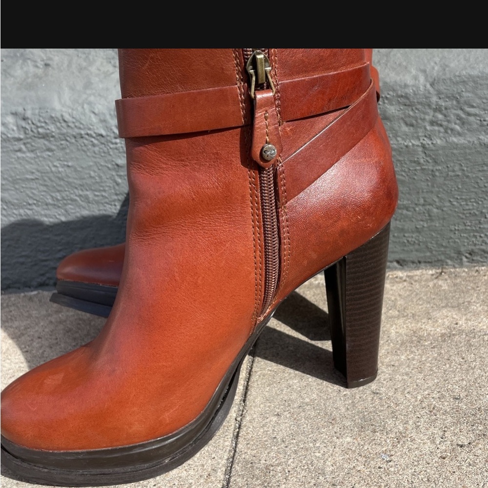 Carlo Rossetti Botin Tanzania. Tan boots. Almost new condition. Size 5.5